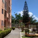 Quarto Com Cama Casal E Solteiro E Banheiro Privativo