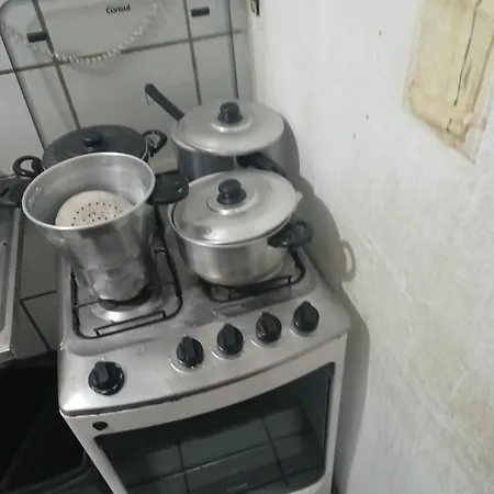Apartamento Com Cama Casal E Solteiro E Banheiro Privativo