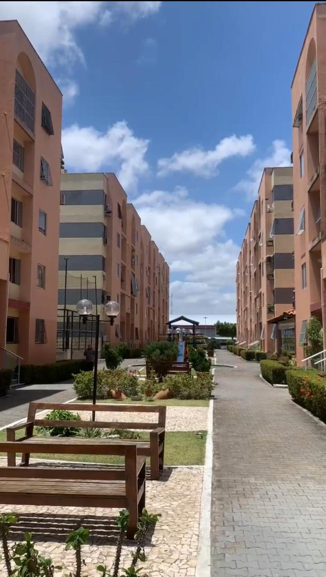 Com Cama Casal E Solteiro E Banheiro Privativo *